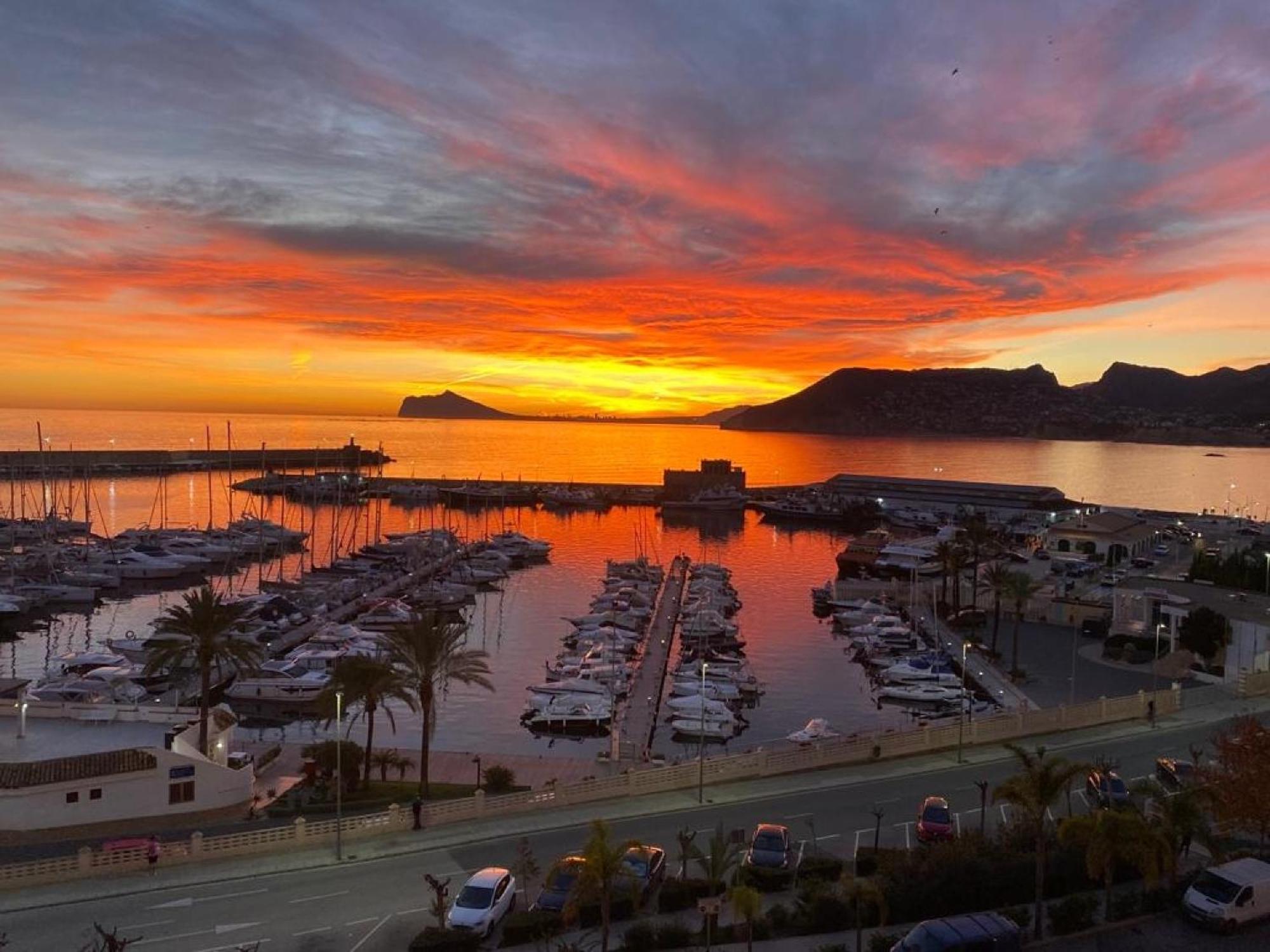Timora Sea View New Apart' Hipocampos Calp Dış mekan fotoğraf